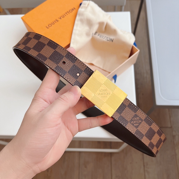 ルイヴィトンベルト背面デザイン